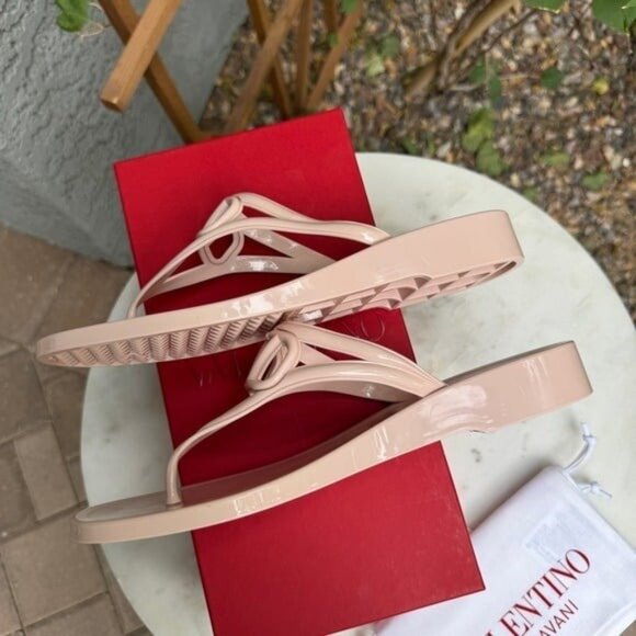 SOLD Valentino Garavani PM Logo Signature Thong Sandals - Picture 6 of 12
